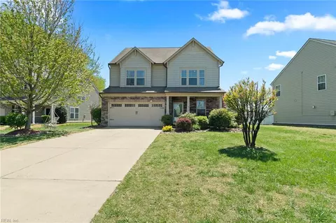 13 Hyde Park Ct, Hampton, VA 23669