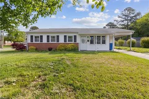 252 Dillon Dr, Virginia Beach, VA 23452
