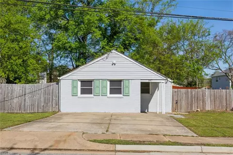 347 Ireland St, Hampton, VA 23663
