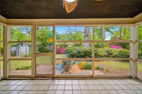 4636 Hermitage Rd, Virginia Beach, VA 23455