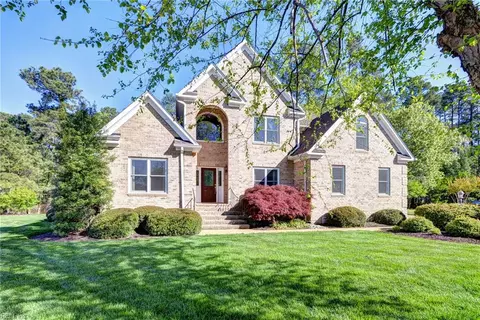5 Barrel Factory Ct, Poquoson, VA 23662