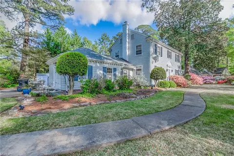 3805 Pine Rd, Portsmouth, VA 23703
