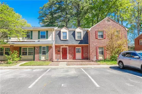 402 Hustings Ln #E, Newport News, VA 23608