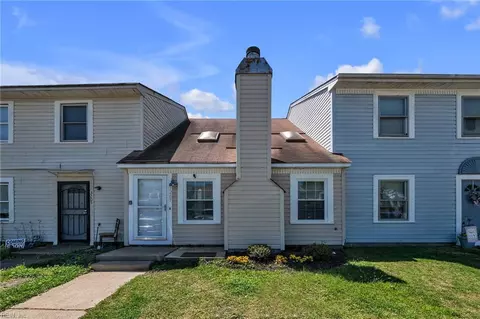 3207 Creekside Dr, Virginia Beach, VA 23453