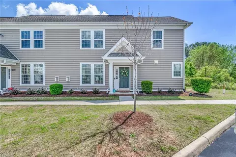 2198 Humphreys Dr, Suffolk, VA 23435