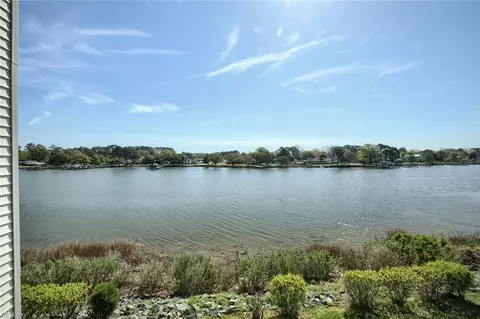 234 Dockside Dr #B, Hampton, VA 23669