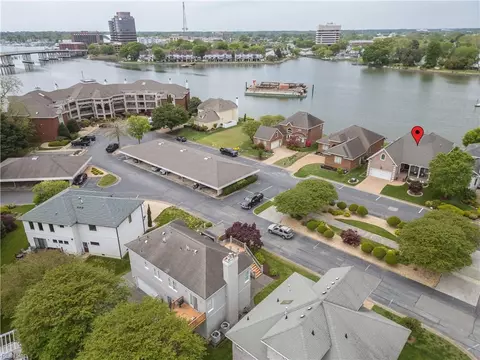 18 Brough Ln, Hampton, VA 23669