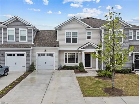1925 Cannongate Ter, Chesapeake, VA 23322