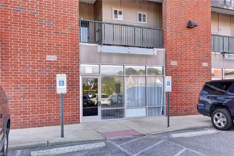 1077 Loftis Blvd, Newport News, VA 23606