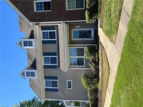 1006 Primrose Ln, Chesapeake, VA 23320