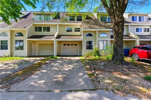 3866 Chimney Creek Dr, Virginia Beach, VA 23462