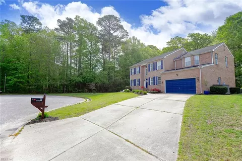 202 Quest Ct, Yorktown, VA 23692
