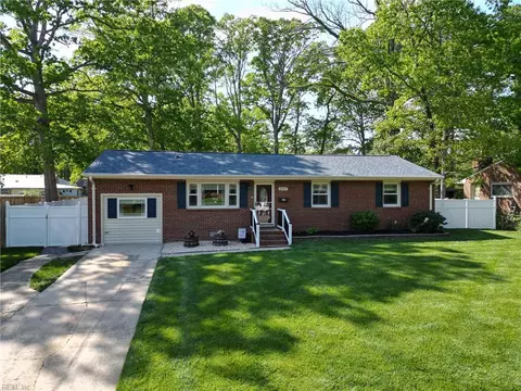 287 Sanlin Dr, Newport News, VA 23602