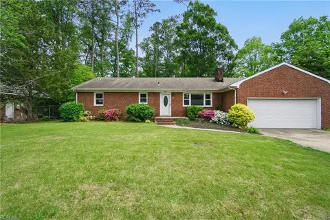 816 S Sunland Dr, Virginia Beach, VA 23464