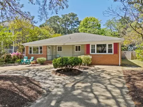2217 Oak St, Virginia Beach, VA 23451