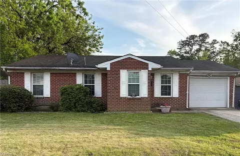 2032 Spadina Ave, Chesapeake, VA 23324