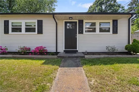 2407 Livesay Rd, Chesapeake, VA 23323