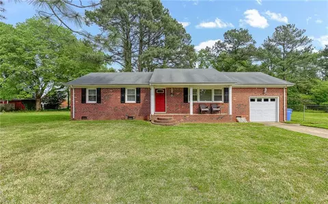 732 Mullen Rd, Chesapeake, VA 23320