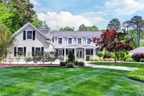 106 Riverside Dr, Newport News, VA 23606