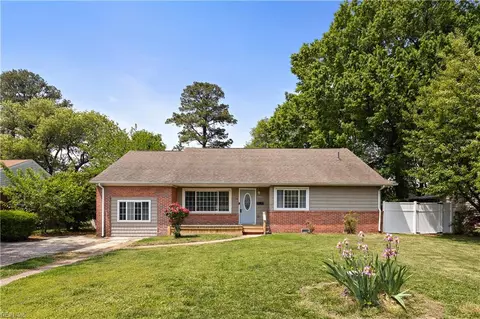 7713 Wildwood Dr, Norfolk, VA 23518