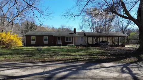 6874 Burgess Rd, Gloucester, VA 23061