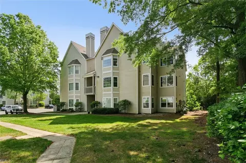 104 Windsor Ln #L, Williamsburg, VA 23185