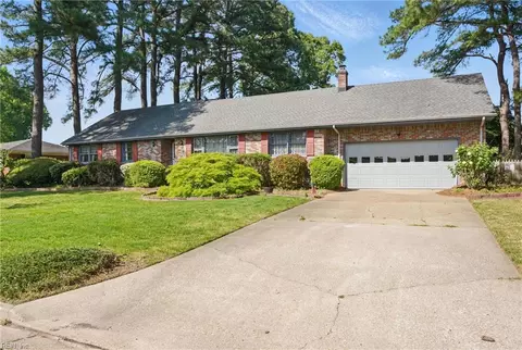517 Vicksdell Cres, Chesapeake, VA 23322
