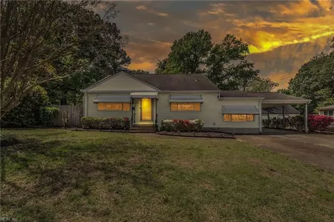 861 Romney Ln, Virginia Beach, VA 23455