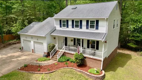 207 Winchester Pl, Smithfield, VA 23430
