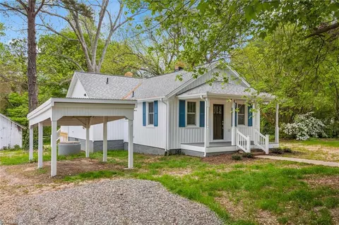 820 Showalter Rd, Yorktown, VA 23692