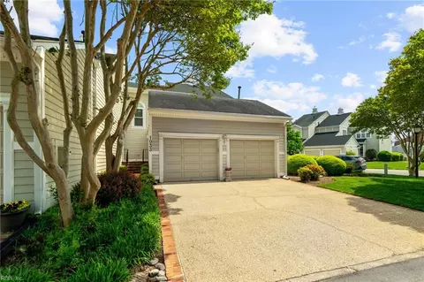1033 Collection Creek Way, Virginia Beach, VA 23454