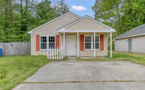 219 Shipps Ln, Virginia Beach, VA 23454