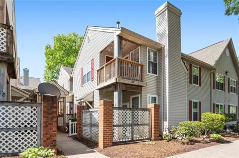 806 Newday Ct, Newport News, VA 23602