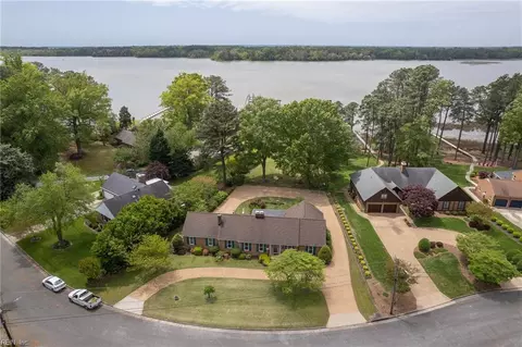 623 Haystack Landing Rd, Newport News, VA 23602
