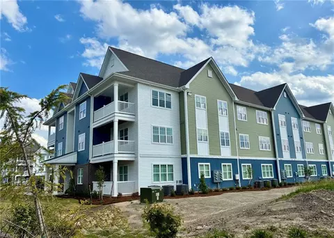 1720 Vankar Dr #305, Virginia Beach, VA 23456
