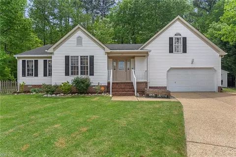 206 Zachary Pl, Yorktown, VA 23693