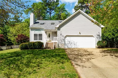 213 Amesbury Ln, Newport News, VA 23606