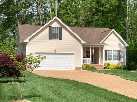 8540 Patrick Henry Way, Gloucester, VA 23061