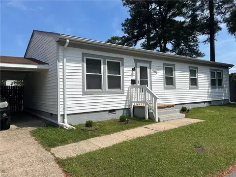3000 Herrmann Ct, Virginia Beach, VA 23453