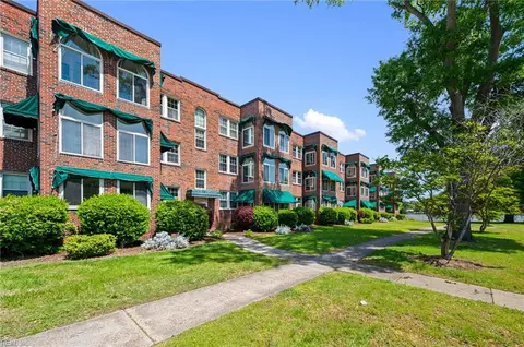100 Willow Wood Dr # A6, Norfolk, VA 23505
