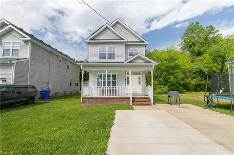 313 N Lloyd St, Suffolk, VA 23434