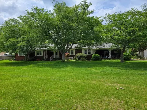 572 Hillwell Rd, Chesapeake, VA 23322