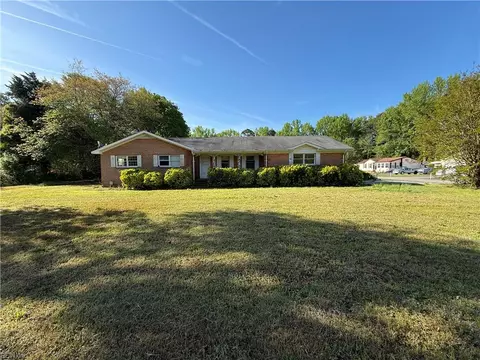 8056 Tidemill Rd, Hayes, VA 23072