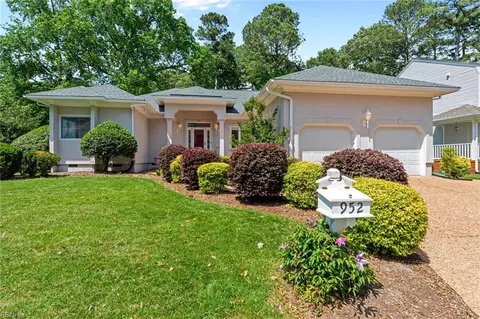 952 Edgewater Dr, Newport News, VA 23602