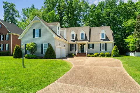 20639 Creekside Dr, Smithfield, VA 23430