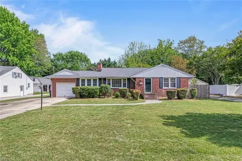 100 Hudgins Rd, Poquoson, VA 23662