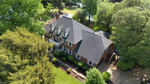 1713 Lovetts Pond Ln, Virginia Beach, VA 23454