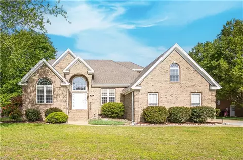1812 Frederick Ct, Chesapeake, VA 23321