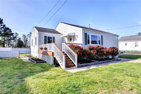 76 Messick Rd, Poquoson, VA 23662