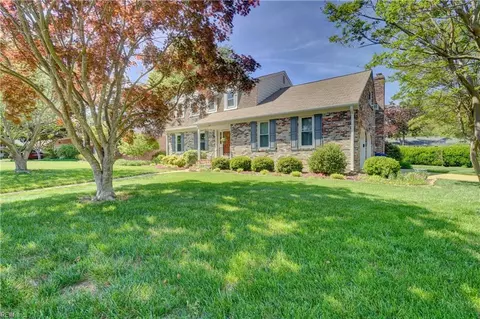 207 Haven Ct, Newport News, VA 23602
